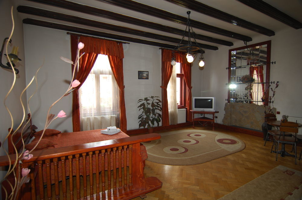 Pension Noemi Braşov Esterno foto